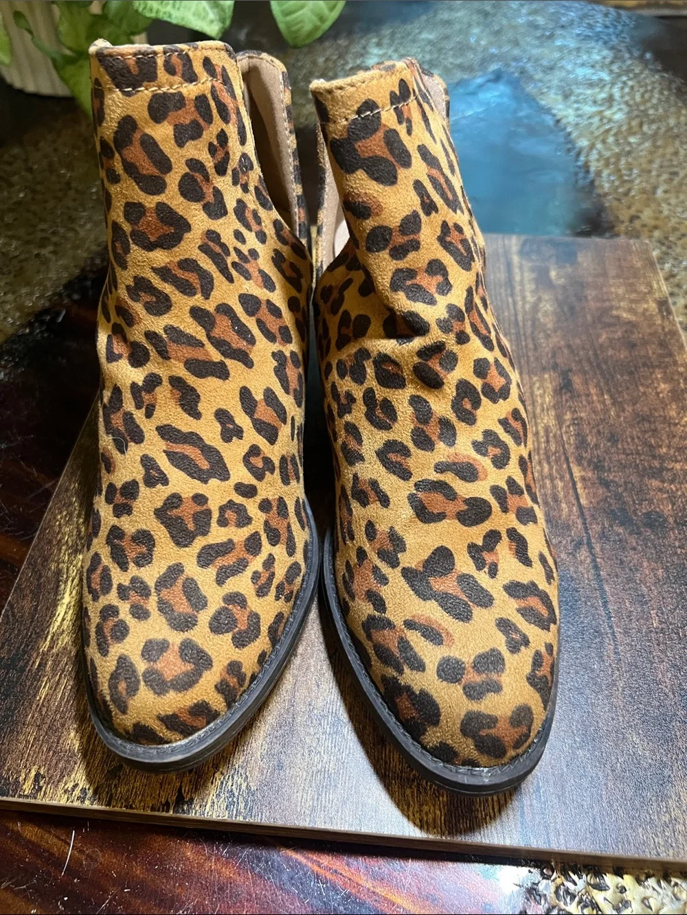 Volatile Leopard Print Women's Ankle Booties - Brown size 6